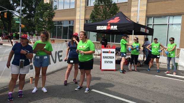 Image courtesy of Suzanne Miller Au Pairs at the sunscreen station