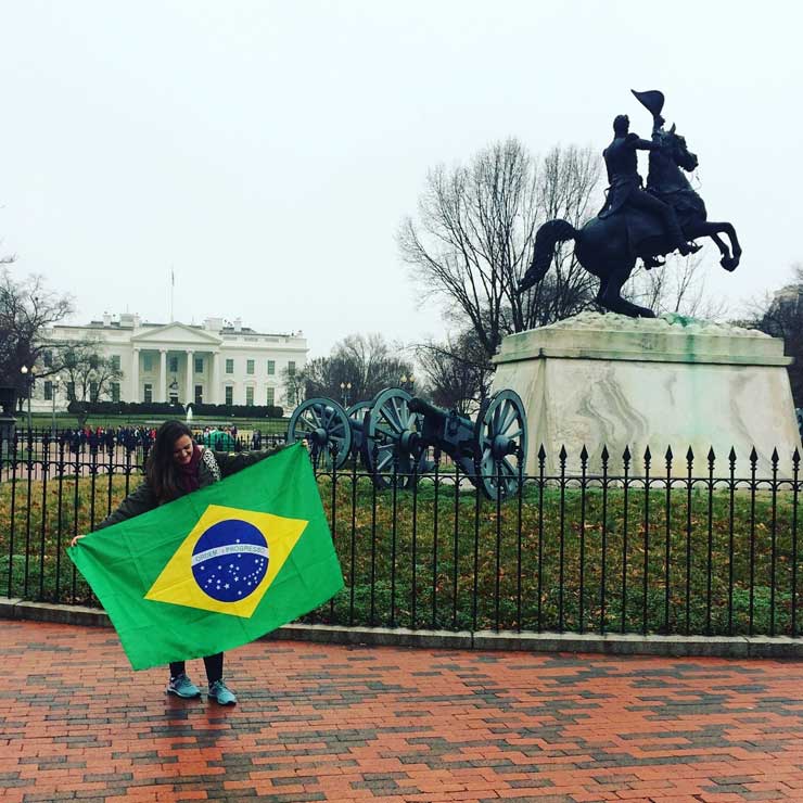 Image courtesy of Fernanda Showing off the Brazilian flag at the White House.