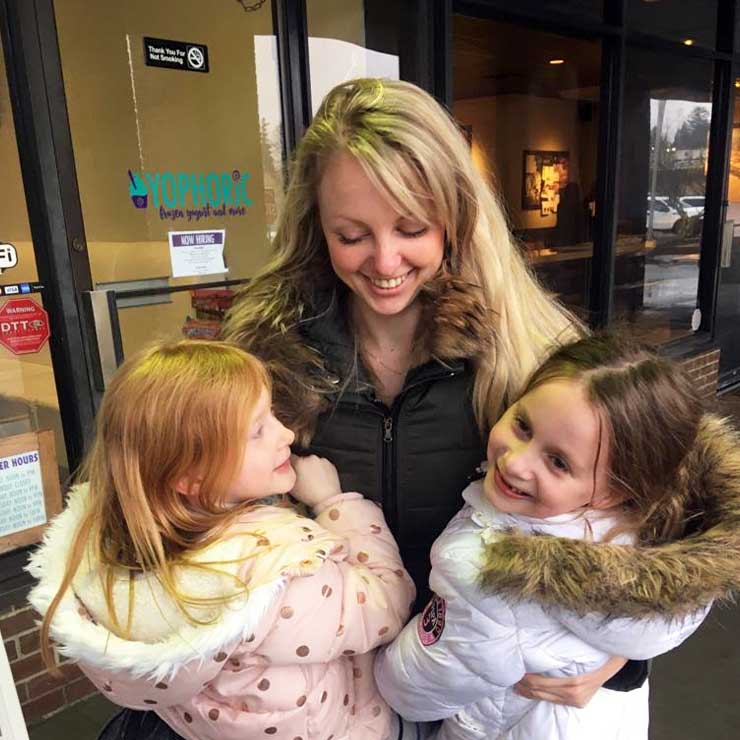 Image courtesy of Sylvana Sylvana and her host twins are a match made in heaven.